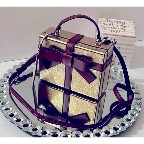 Kate Spade Wrapping Party Gift Box Present Gold rose crossbody bag - Picture 1 of 12
